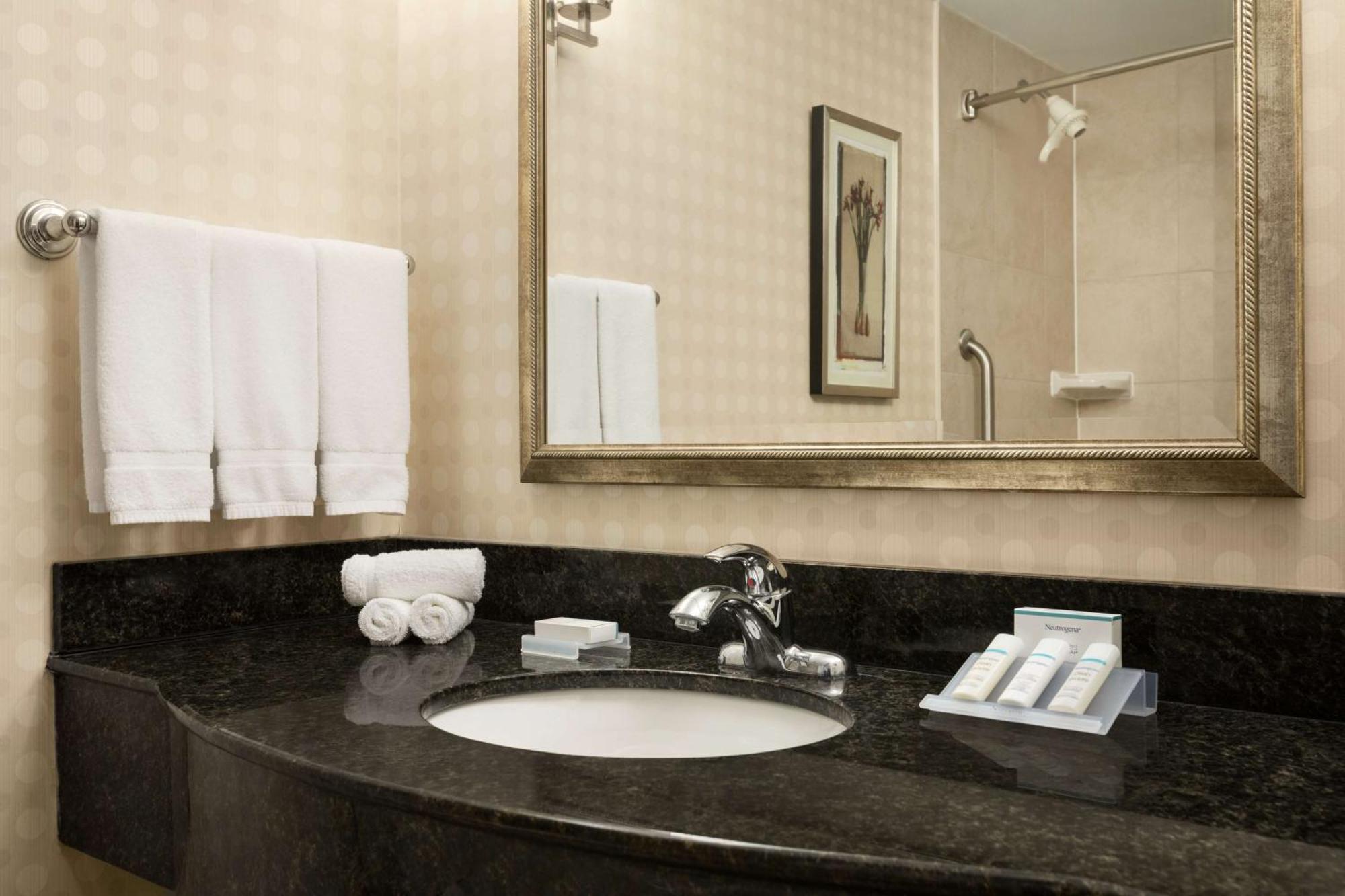 Hilton Garden Inn Toronto/Vaughan Zewnętrze zdjęcie